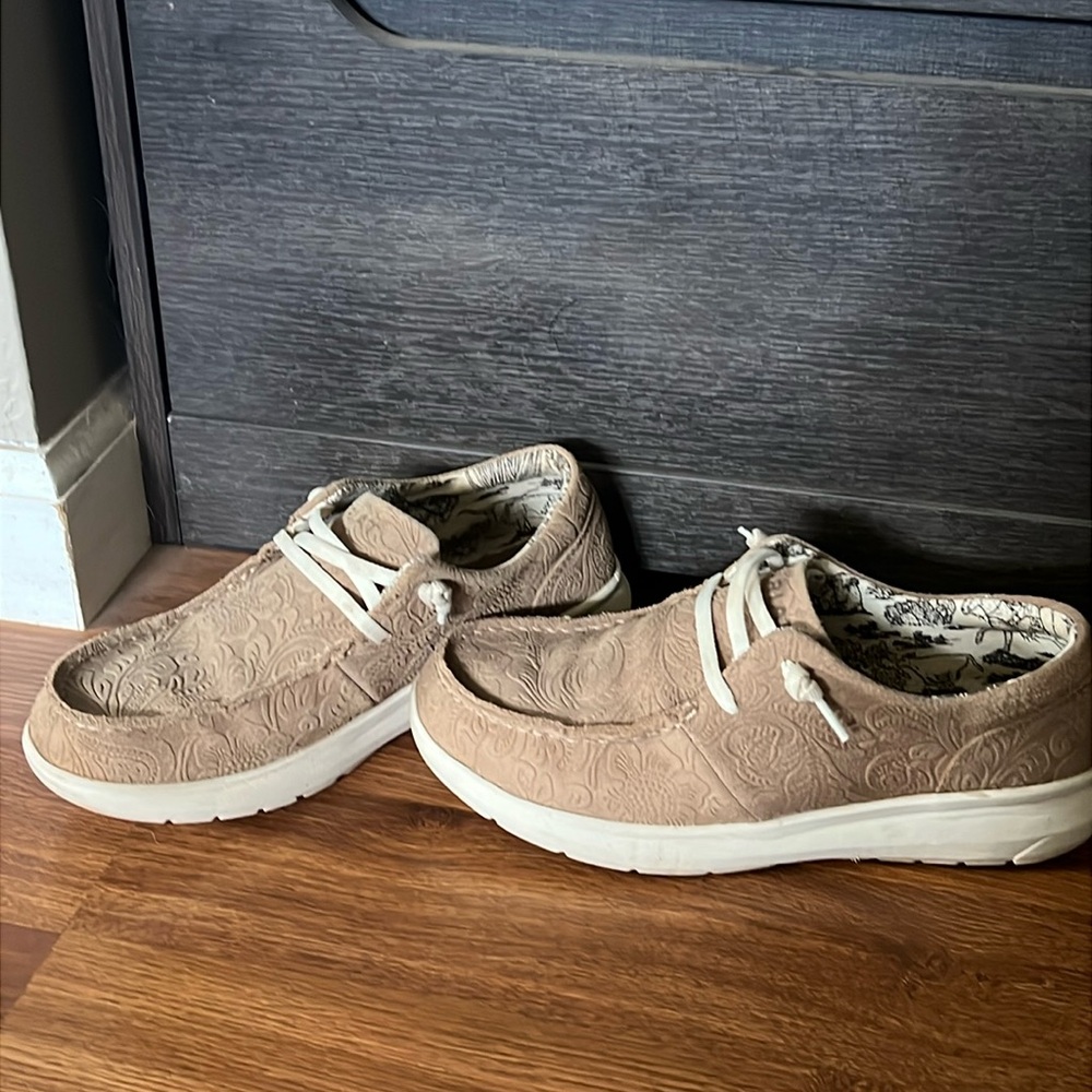 Ariat Hilos